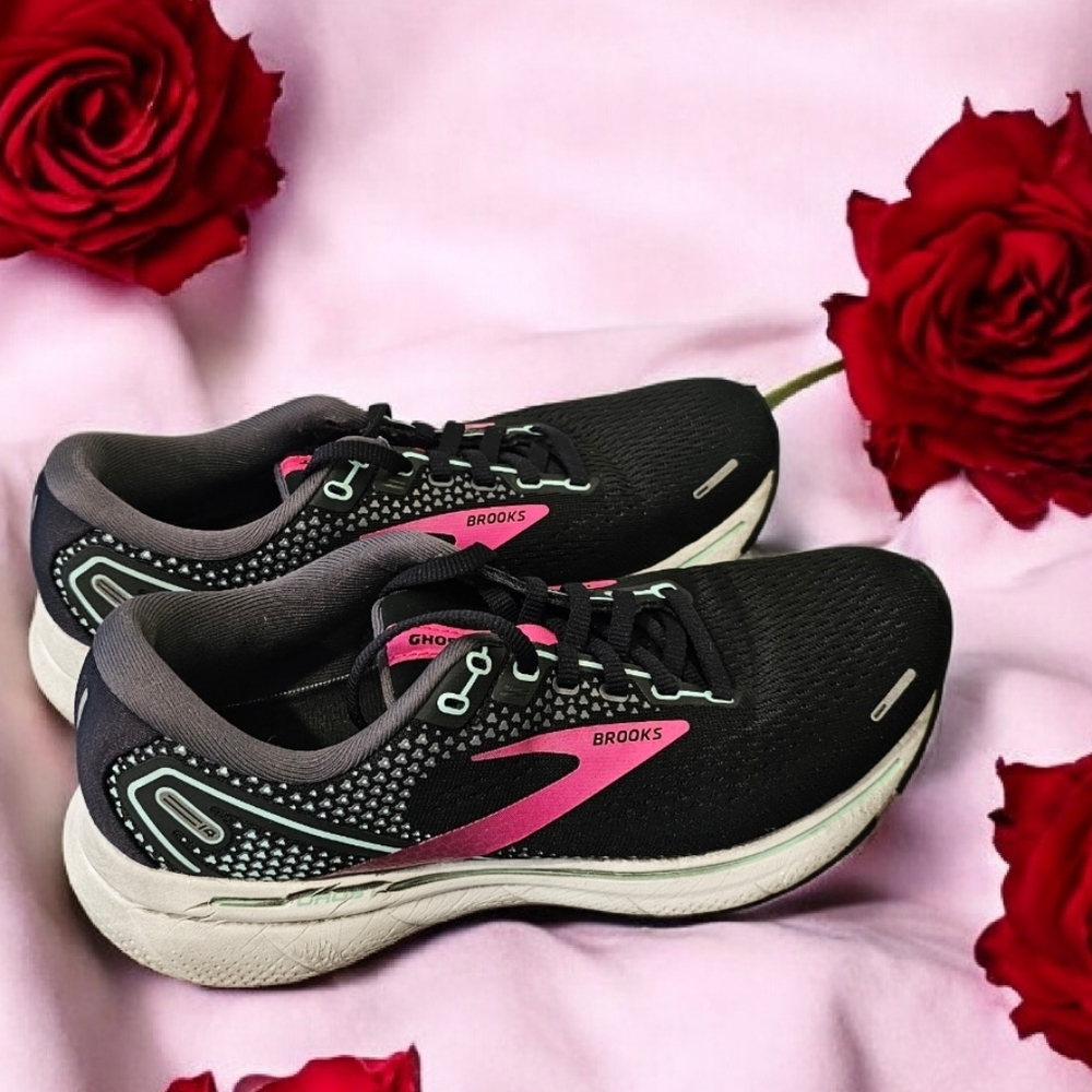 Brooks Women's Ghost 14 Athletic & Running Shoes - Black/Pink Size 7.5